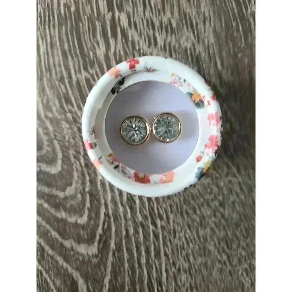 Loft green stud earrings